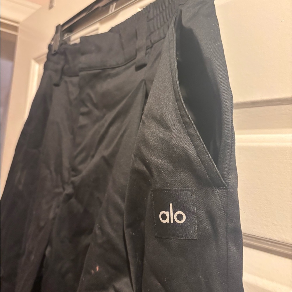 Alo Black Cargo Pants - Picture 4 of 7
